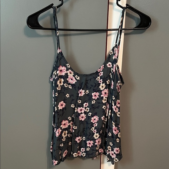 American Eagle Outfitters Tops - Women’s American eagle tank top size small